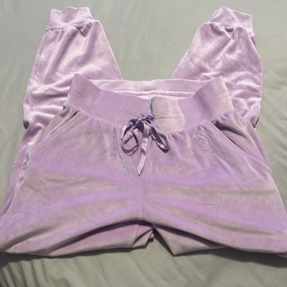 Victoria’a Secret velour zip up hoodie jogger pants suit - Picture 4 of 9